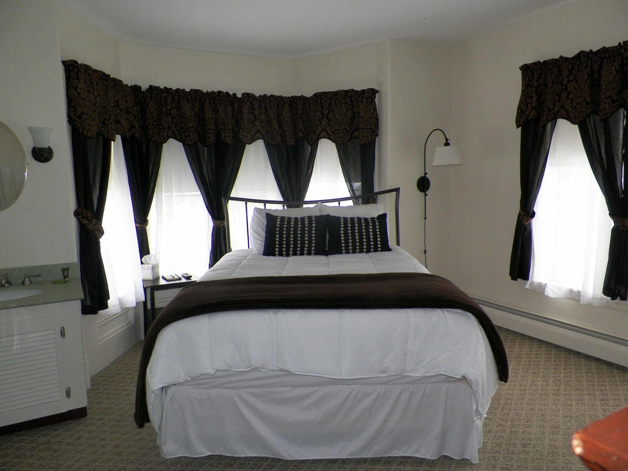 The Whitetail Inn And Suites- リンカーン エクステリア 写真
